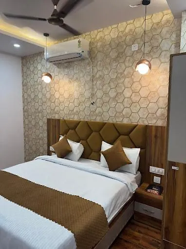 Hotel Strawberry Chandigarh